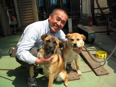 吉田さんと愛犬楽、円