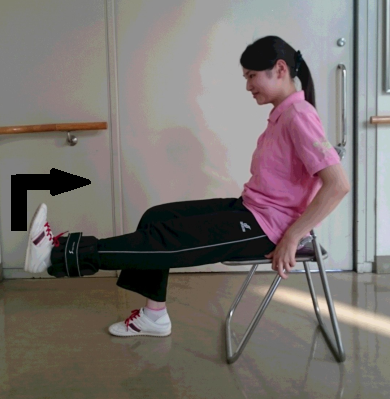 膝を伸ばす運動（足関節屈曲）