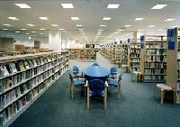 図書館内