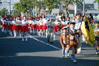 市内小学校による交通パレード