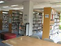 図書室内観の写真