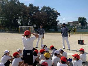 栄小学校でのベースボールチャレンジの様子