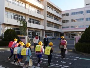 登校見守り