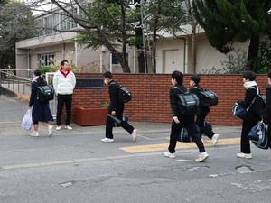 登校見守りの様子