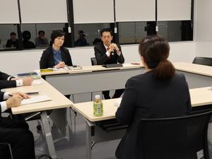 懇談会の様子