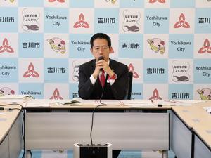 記者会見