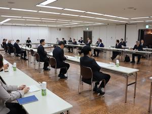 役員会