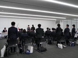 新たに吉川市の小中学校へ赴任された先生方の着任式の様子