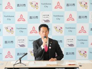 記者会見