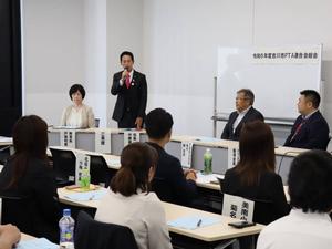 挨拶をする市長
