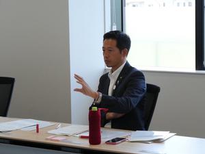 補正予算に関する会議の様子