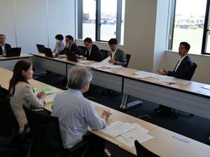 補正予算に関する会議の様子