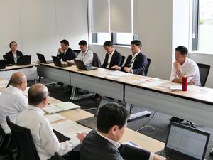 補正予算に関する会議の様子