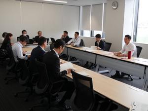 補正予算に関する会議の様子
