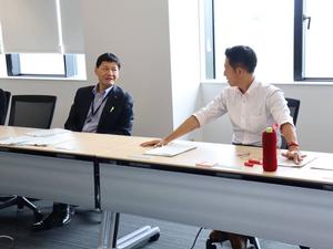 補正予算に関する会議の様子