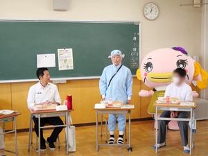 なまずドッグ考案者宮田さんがお話される様子