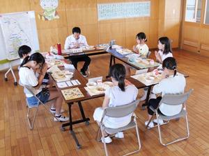 みんなでいただきますをする様子