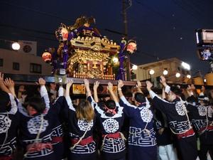 神輿の競演の様子