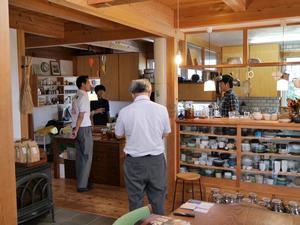 やまざき家のリビングを見させてもらう市長