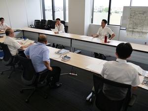 補正予算について協議する様子