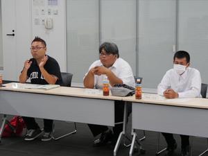 市長と出席者が意見交換をする様子