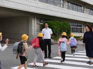 登校見守り