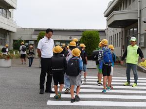 登校見守り