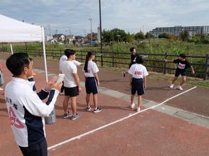 スタート地点で応援する市長