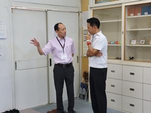 教育センターの教員に話を伺う市長