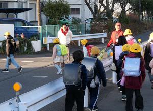 登校見守り