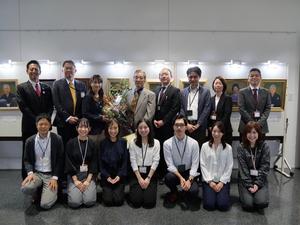 贈呈式参列者全員の記念撮影