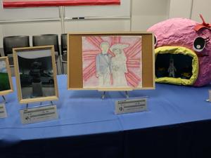 絵画部門　市長賞  山﨑瞳さん　あなたたちがいるからある命