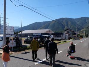 はしま北なまず養殖場に到着した市長