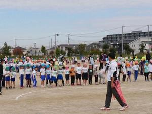 しっぽとりに参加する市長