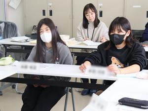 市長に意見を伝える児童