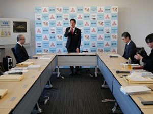 記者会見