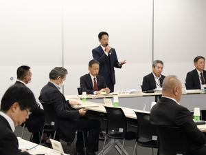 挨拶をする市長
