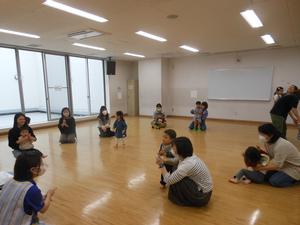 「はじまるよはじまるよ」をやっている様子
