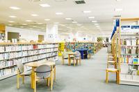 市立図書館内観