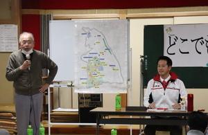 挨拶をする町会長