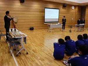 市長がコメントする様子