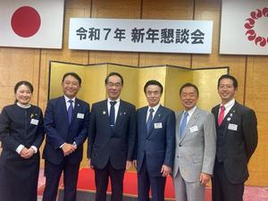 大野知事と他団体の首長らと記念撮影する中原市長