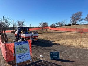 美南中央公園の遊具設置工事現場の写真