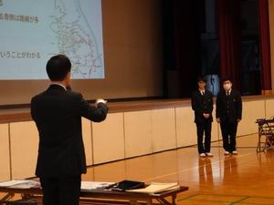 発表にコメントをする市長