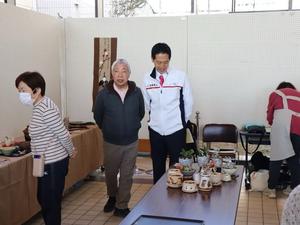 会場の方々とコミュニケーションをとる市長