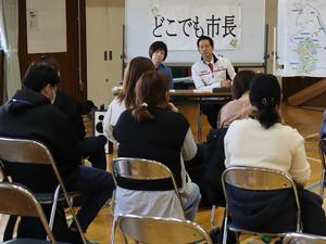 市長に意見を伝える参加者