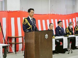 挨拶を述べる市長