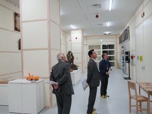 東京芸術大学大学美術館取手館を視察する市長