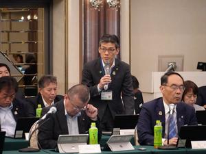 説明をする埼玉県の部長職員