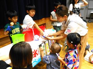 出店屋さんごっこのかき氷屋さんの様子
